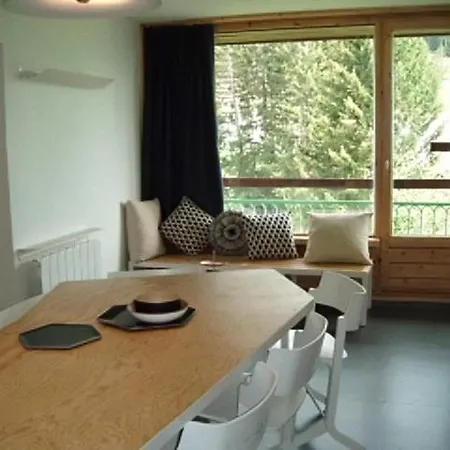 Les Lauzieres Apartment